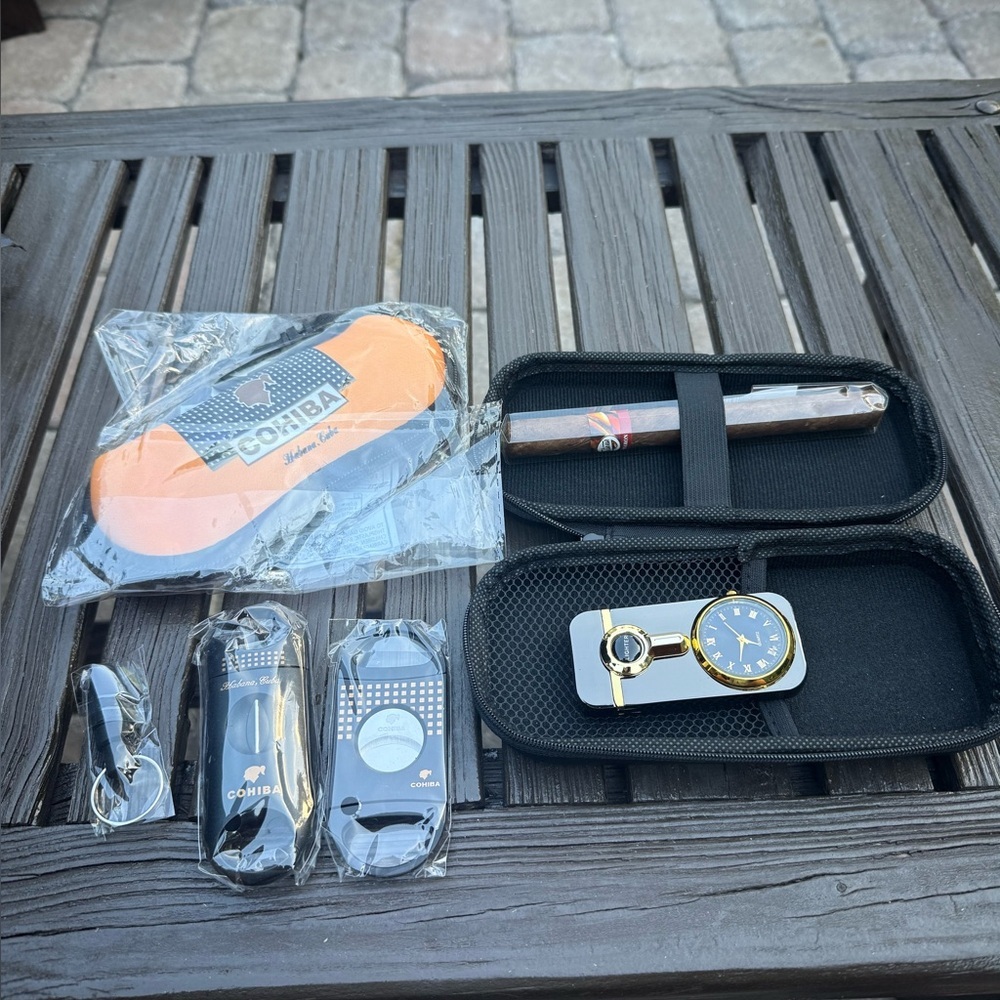 Black and Gold Cigar Accessories Set